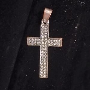 Elegant Silver Cross Pendant Necklace